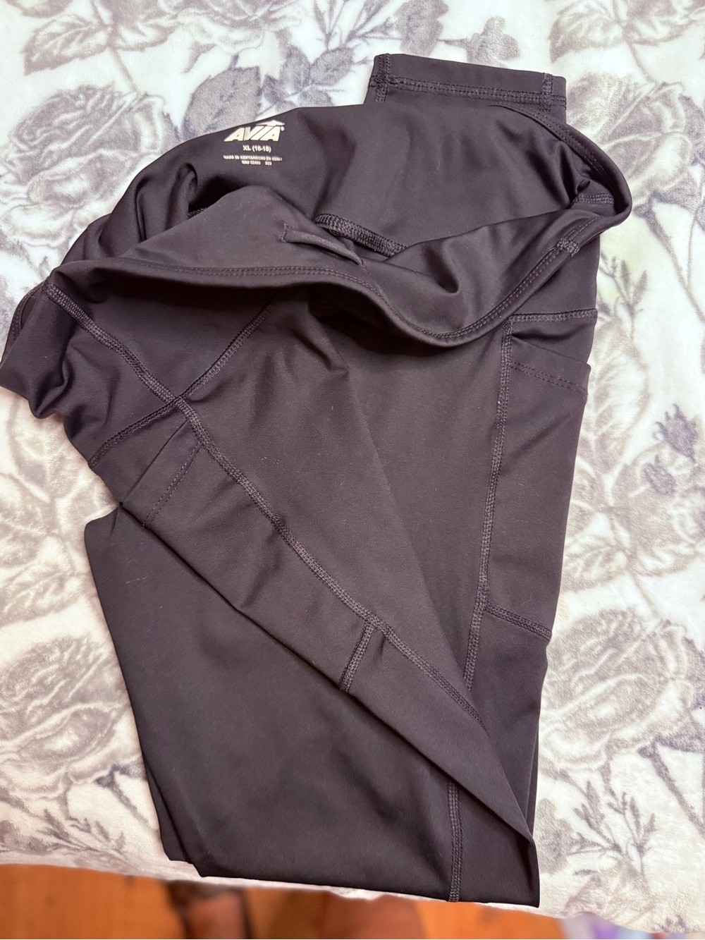Avia Black High-Waist Leggings with Side Pockets - Picture 2 of 2